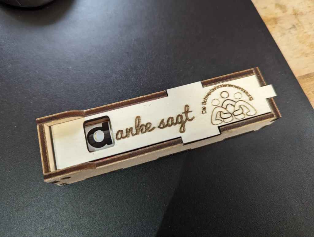 Spruchbox mit Firmenlogo