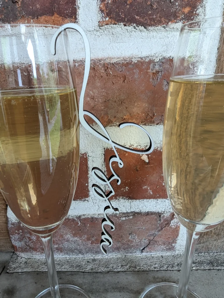 Sektglas Namenanhänger