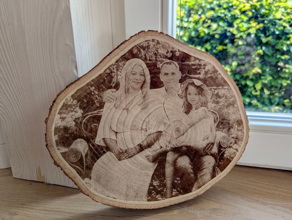 Baumscheibe mit Bild